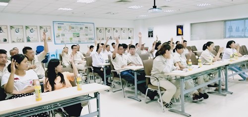 南亚新材四届九次职工代表大会顺利召开(图4) 南亚新材四届九次职工代表大会顺利召开(图4)