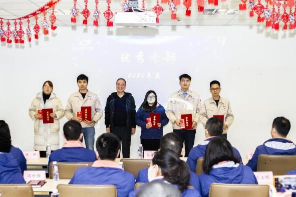 拼搏缔造战绩,协同成就未来(图13) 拼搏缔造战绩,协同成就未来(图13)