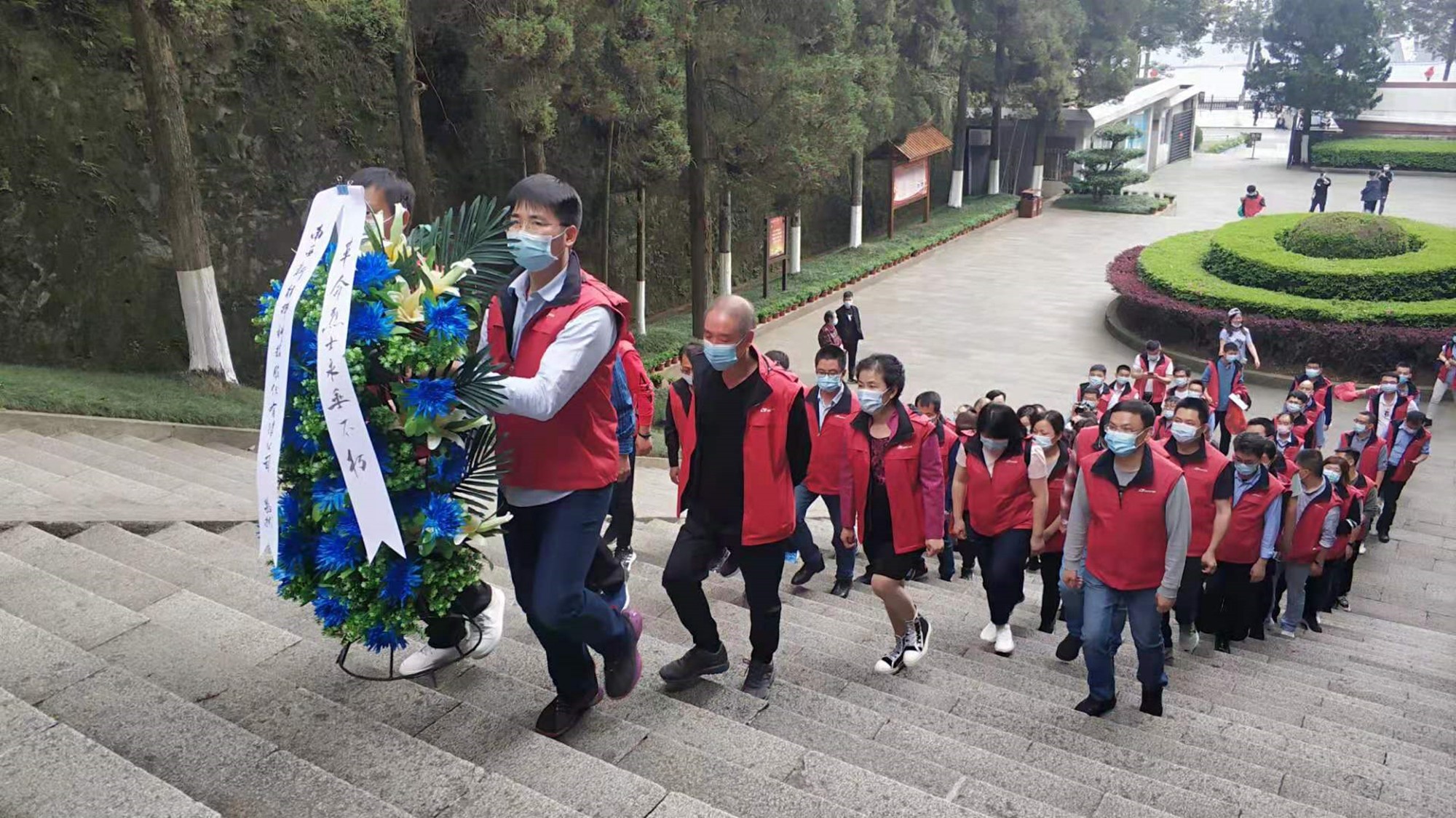 缅怀先烈,学史明志,勇践新局(图2) 缅怀先烈,学史明志,勇践新局(图2)