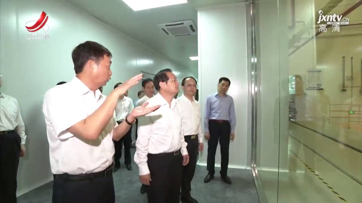 江西省省长易炼红走访南亚新材(图2) 江西省省长易炼红走访南亚新材(图2)